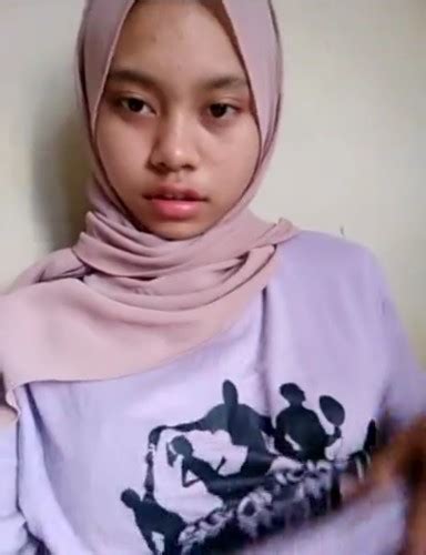Nonton Bokep Hijaber Live Bareng Ayang. . Colmek hijab